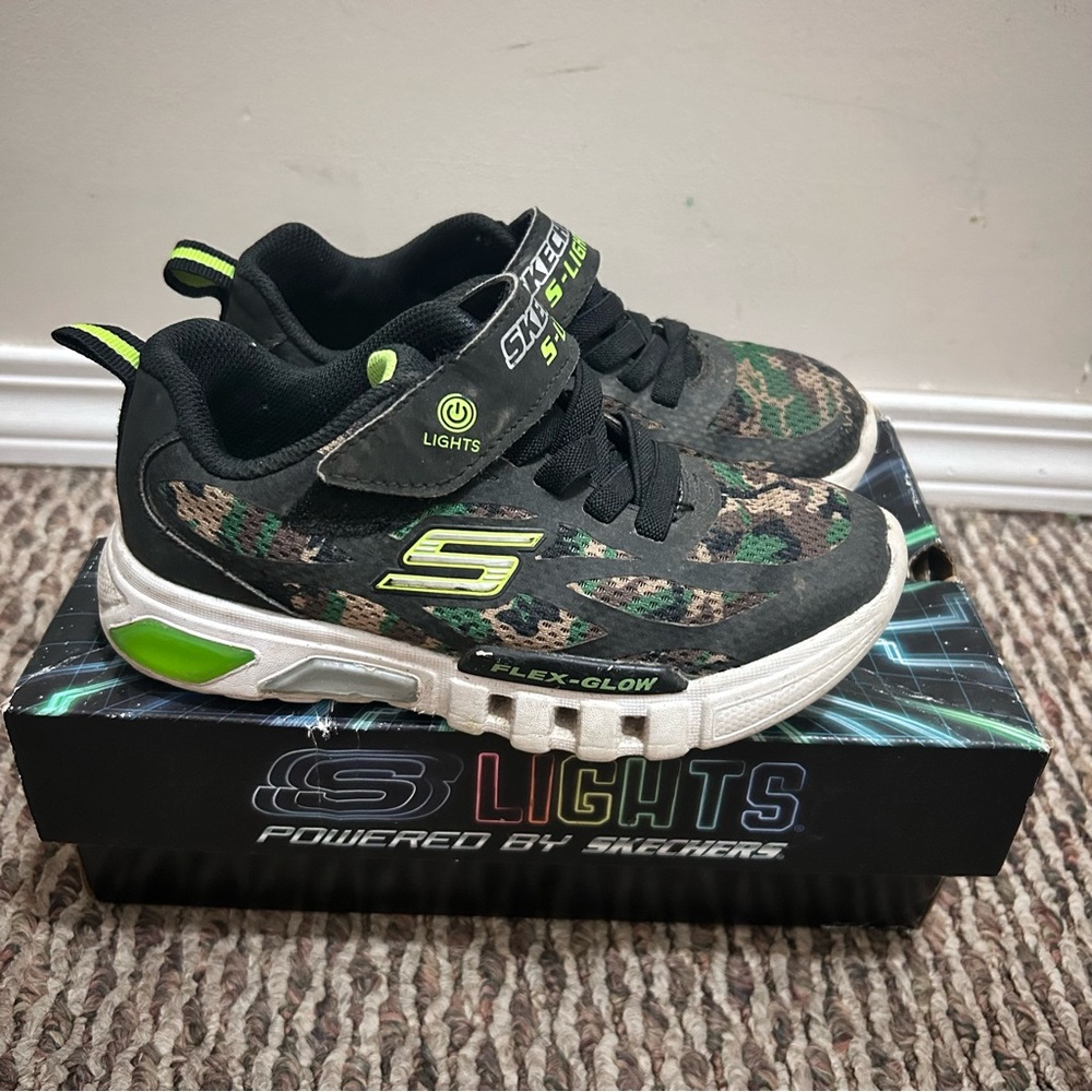 Sketchers flex-glow size 12